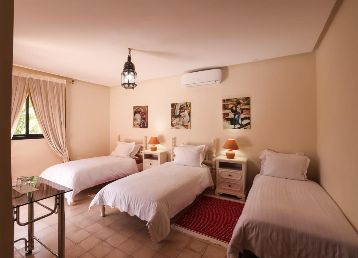 Tiguemine Sarah Hotel Douar Akkara Buitenkant foto