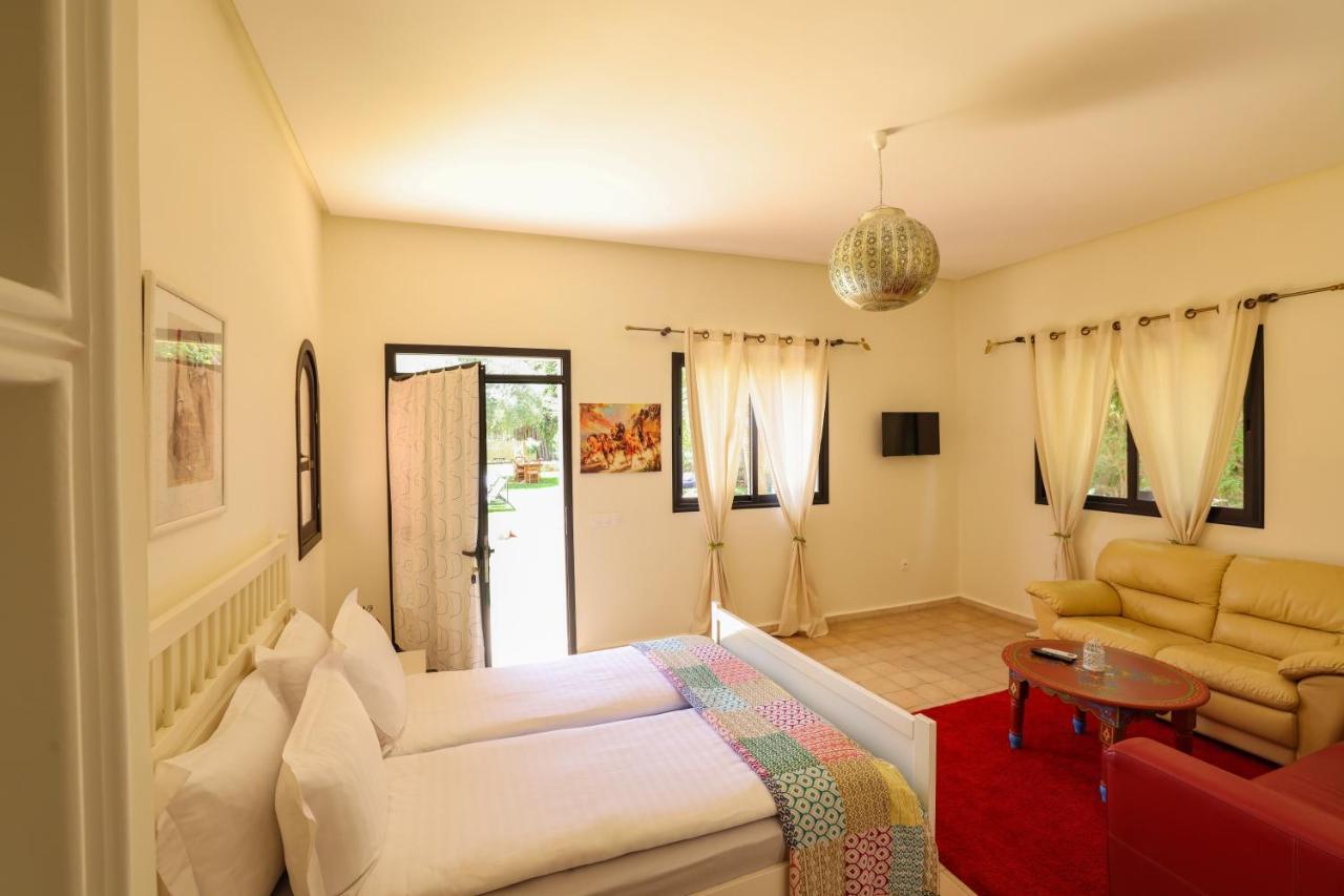 Tiguemine Sarah Hotel Douar Akkara Buitenkant foto
