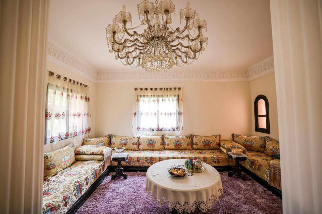 Tiguemine Sarah Hotel Douar Akkara Buitenkant foto