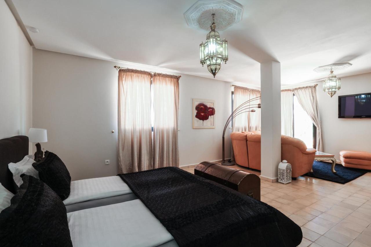 Tiguemine Sarah Hotel Douar Akkara Buitenkant foto