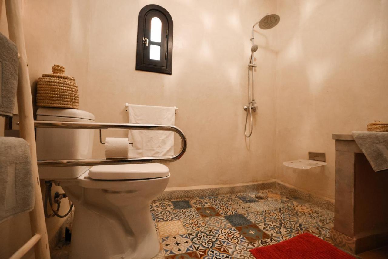 Tiguemine Sarah Hotel Douar Akkara Buitenkant foto