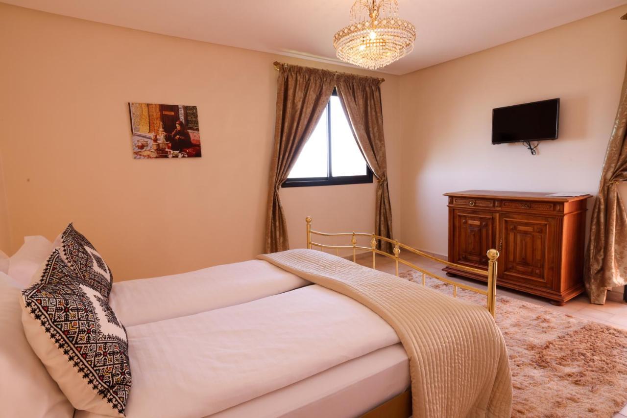 Tiguemine Sarah Hotel Douar Akkara Buitenkant foto