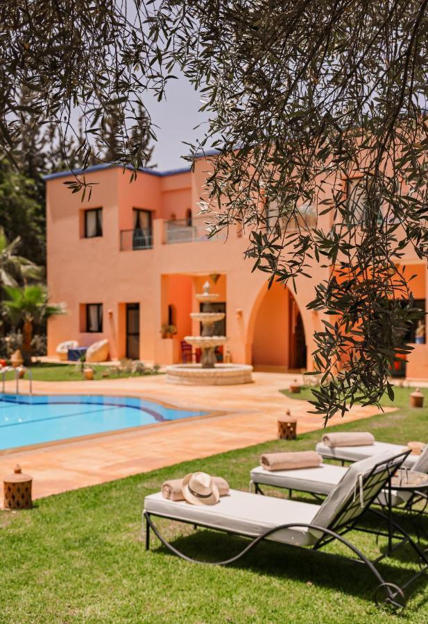 Tiguemine Sarah Hotel Douar Akkara Buitenkant foto