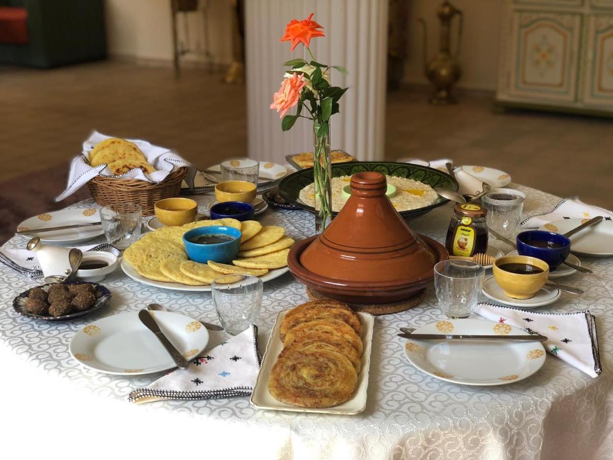 Tiguemine Sarah Hotel Douar Akkara Buitenkant foto